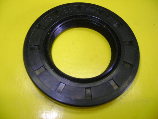 TC 30X52X7 DOUBLE LIPS OIL / DUST SEAL WITH GARTER SPRING AB305204